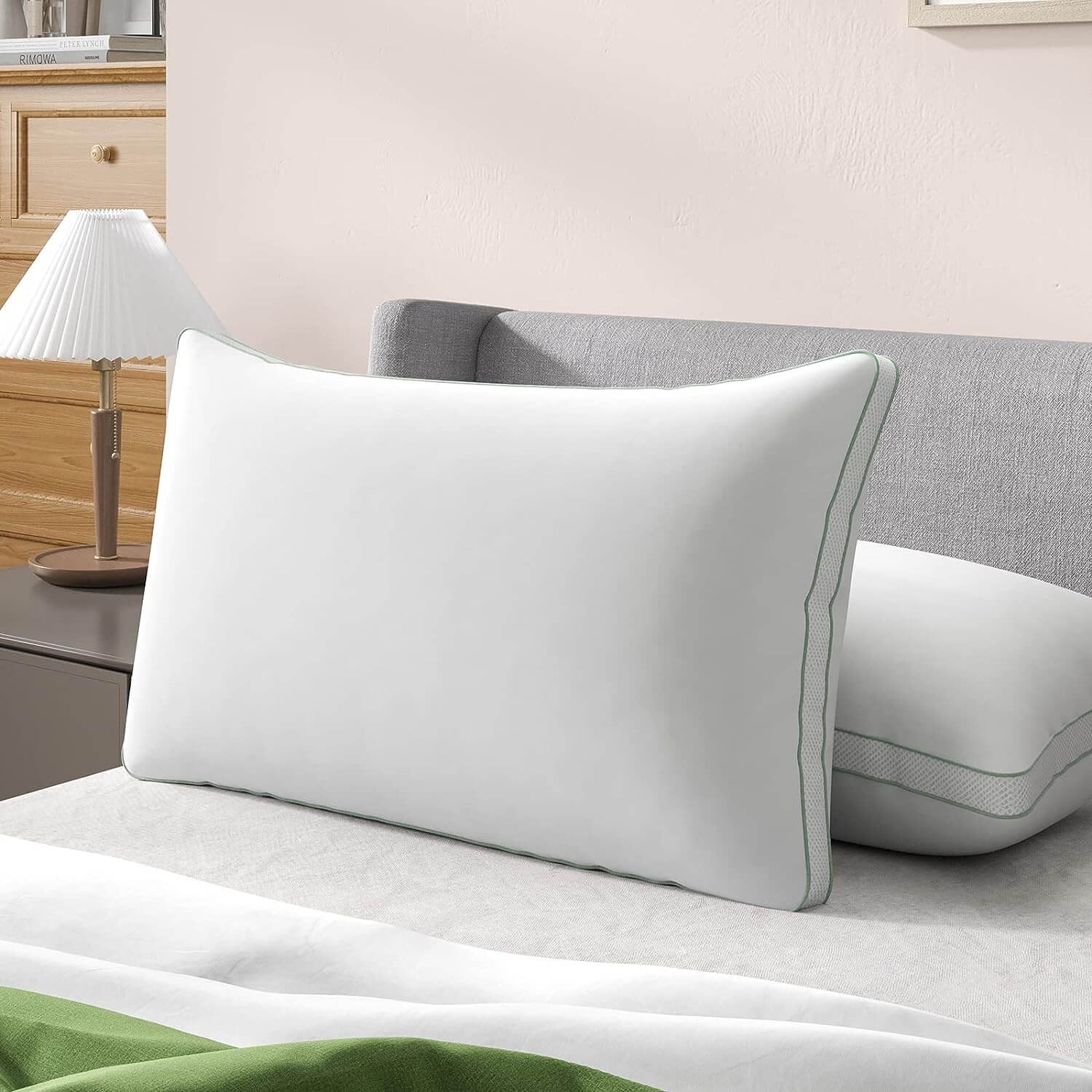 Is it better to sleep without a pillow?